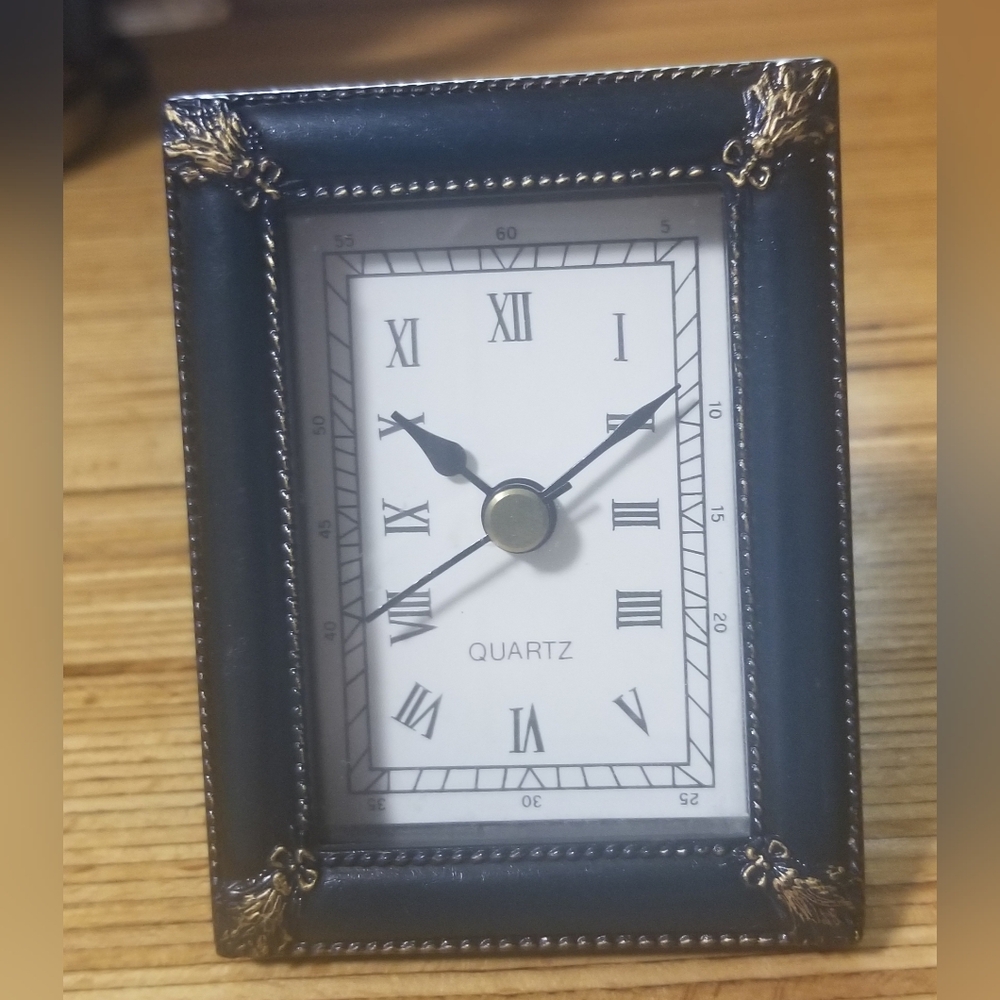 Dark Green Desk Clock